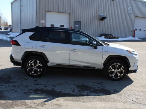 Used 2023 Toyota RAV4 XSE w/ Weather Package image 4