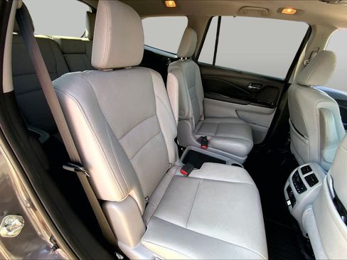 Used 2020 Honda Pilot Elite image 19
