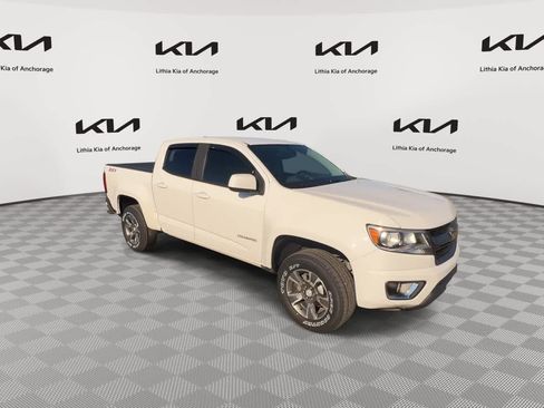 Used 2017 Chevrolet Colorado Z71 AWD/4WD image 2