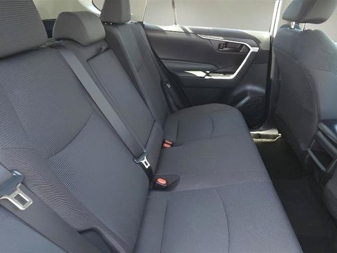 Used 2021 Toyota RAV4 LE AWD/4WD image 27