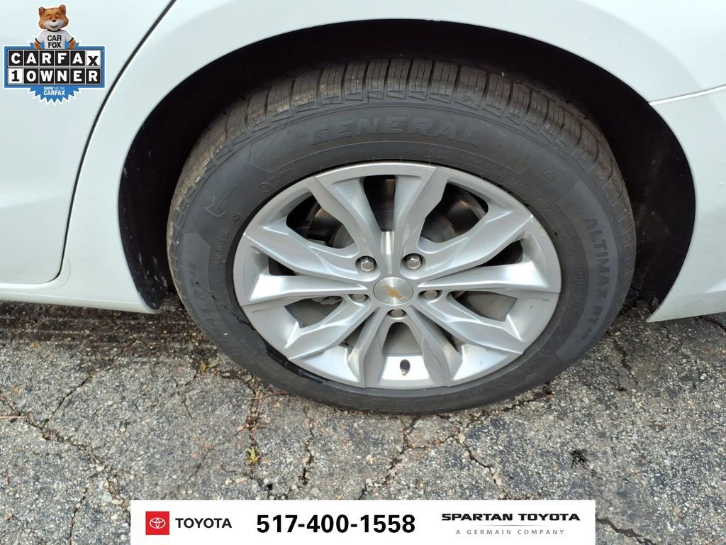 Used 2024 Chevrolet Malibu LT FWD image 11