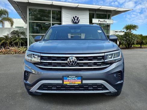Used 2023 Volkswagen Atlas Cross Sport SE w/ Panoramic Sunroof Package FWD image 2