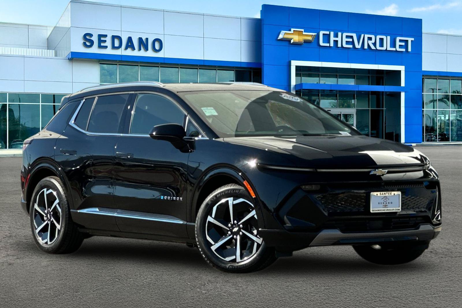Used 2024 Chevrolet Equinox EV LT FWD image 2