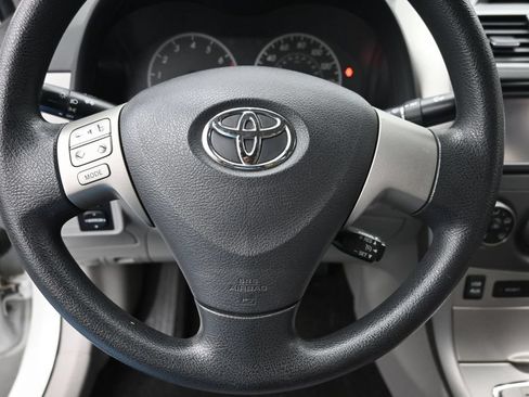 Used 2013 Toyota Corolla LE FWD image 17