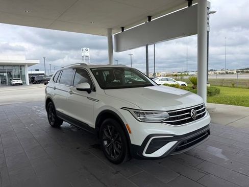 Used 2023 Volkswagen Tiguan SE FWD image 4