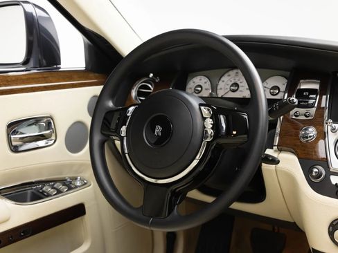 Used 2010 Rolls-Royce Ghost RWD image 10