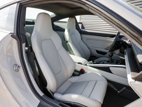 Certified 2023 Porsche 911 Carrera 4S image 27