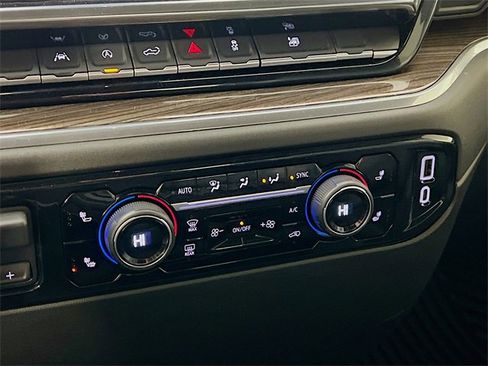 Used 2025 Chevrolet Silverado 1500 LT image 19