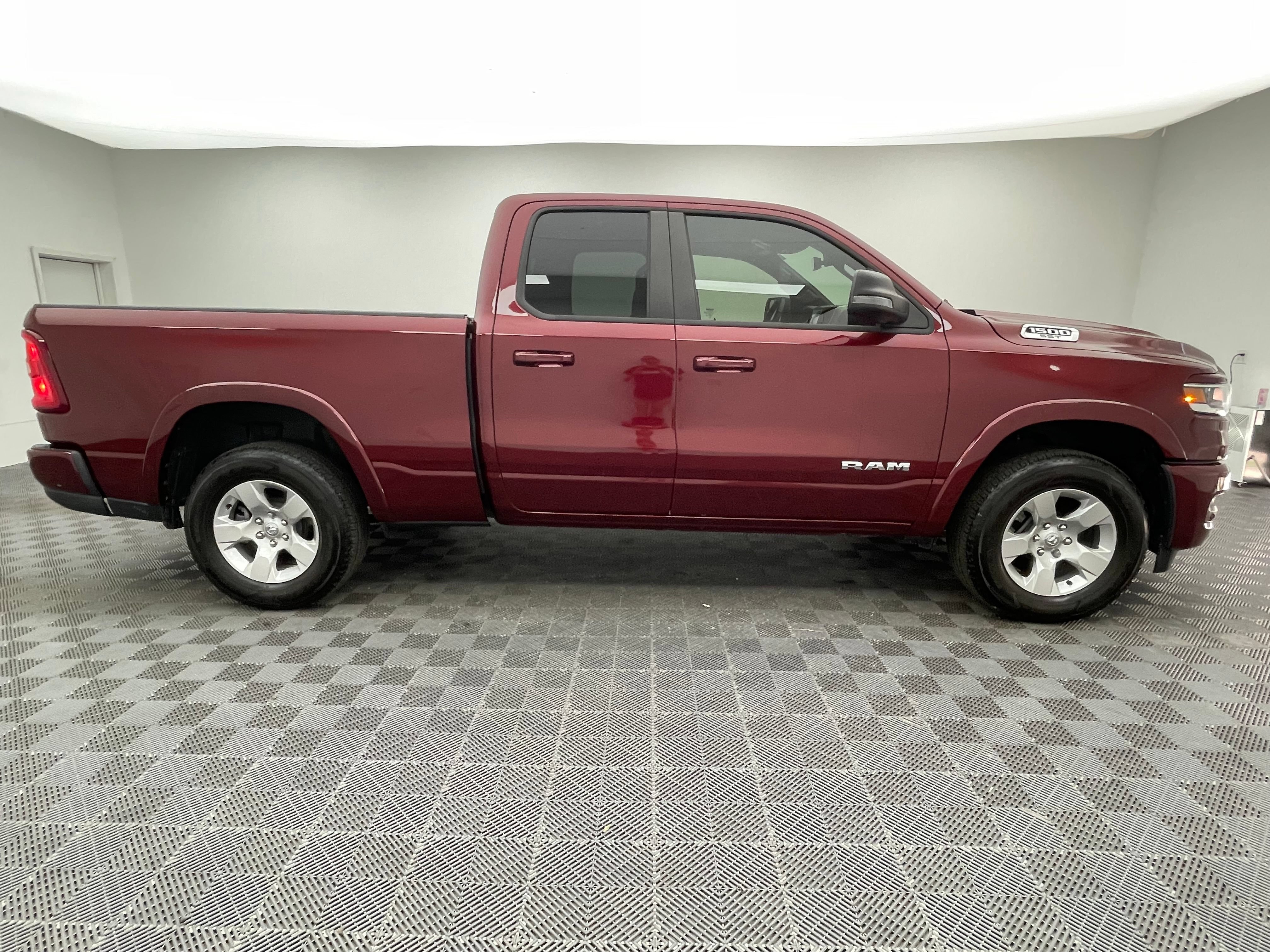 Used 2025 RAM 1500 Big Horn AWD/4WD image 6