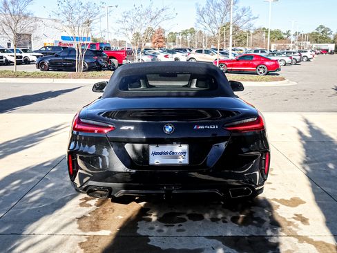Used 2022 BMW Z4 M40i w/ Premium Package image 9