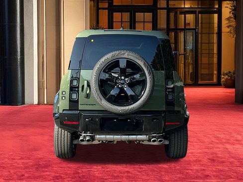New 2026 Land Rover Defender 110 X-Dynamic SE image 11