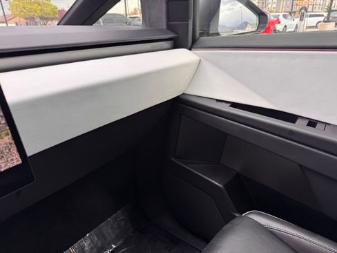 Used 2024 Tesla Cybertruck AWD Crew Cab image 12