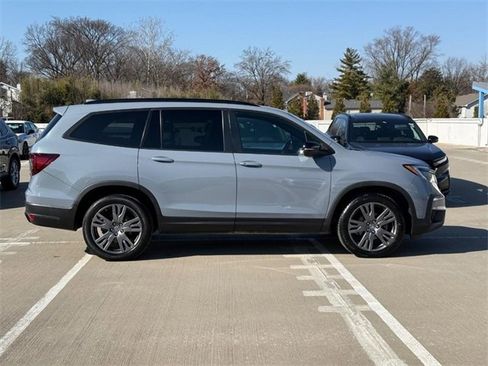 Used 2022 Honda Pilot Sport image 2