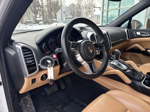 Used 2016 Porsche Cayenne image 10
