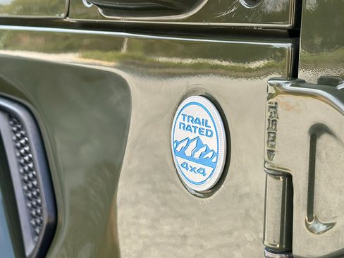 Used 2024 Jeep Wrangler Sahara image 13