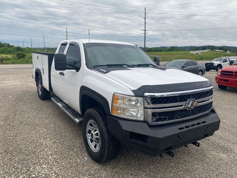 Used 2012 Chevrolet Silverado 3500 W/T w/ Snow Plow Prep Package AWD/4WD image 4
