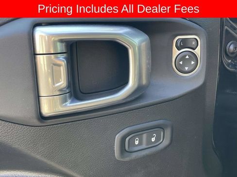 Used 2023 Jeep Gladiator Mojave AWD/4WD image 16