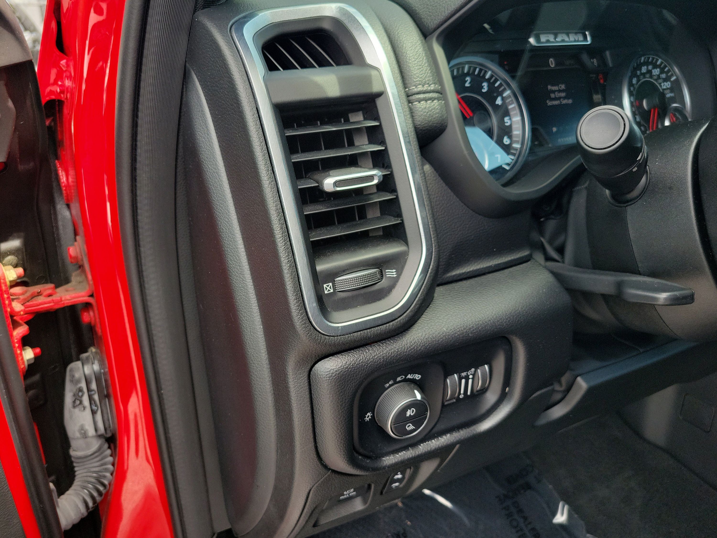 Used 2022 RAM 1500 Laramie AWD/4WD image 17