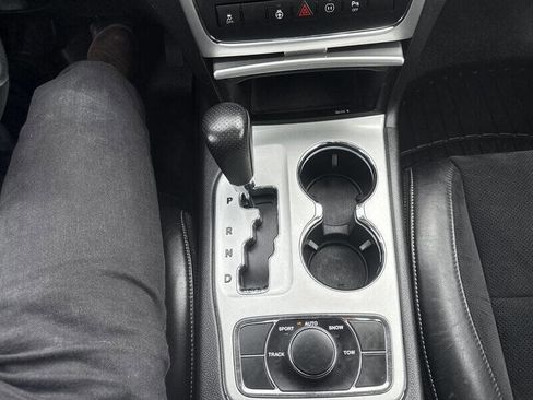 Used 2012 Jeep Grand Cherokee SRT8 w/ Luxury Group II image 27