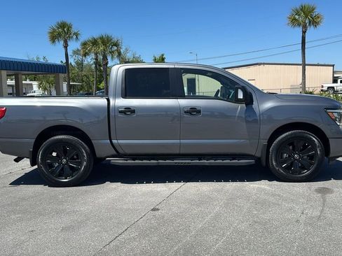 Used 2023 Nissan Titan SV w/ SV Convenience Package AWD/4WD image 7