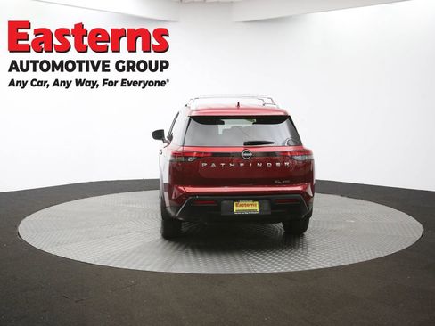 Used 2022 Nissan Pathfinder SL image 40