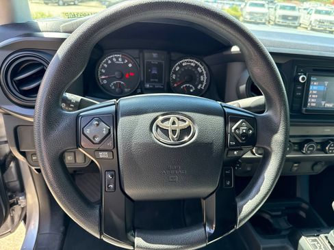 Used 2019 Toyota Tacoma SR AWD/4WD image 12