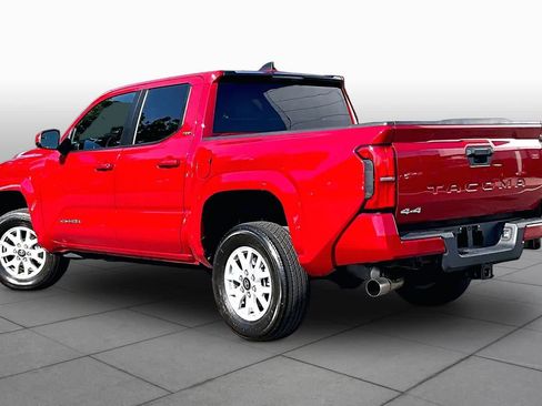 Used 2025 Toyota Tacoma SR5 AWD/4WD image 12
