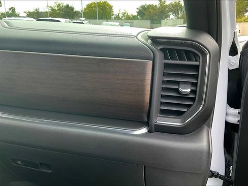 Used 2024 Chevrolet Silverado 1500 High Country w/ High Country Premium Package image 17