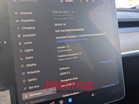 Used 2023 Tesla Model Y Long Range image 22