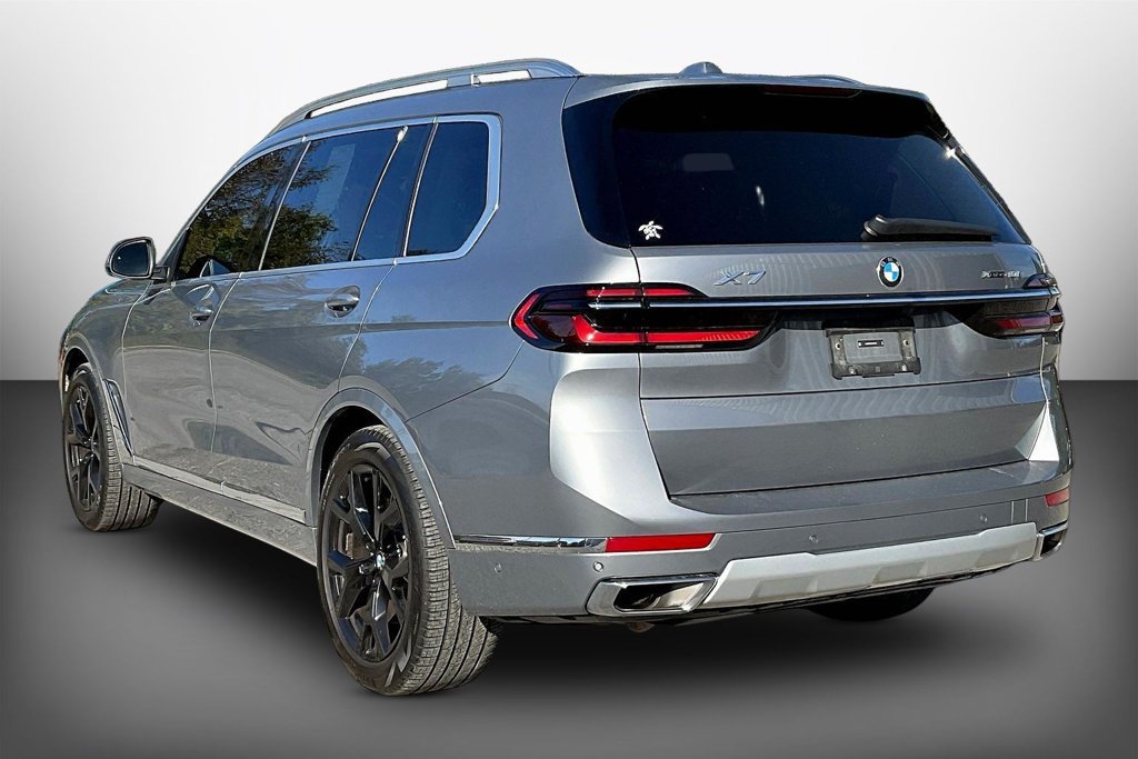 Used 2024 BMW X7 xDrive40i AWD/4WD image 4