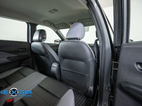 Used 2023 Nissan Kicks SR w/ SR Premium Package FWD image 34