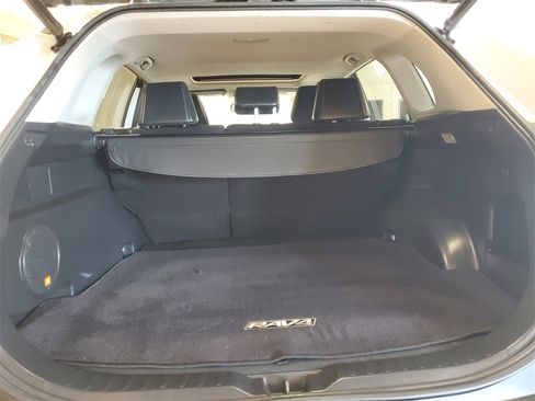 Used 2021 Toyota RAV4 XLE Premium w/ Carpet Mat Package (TMS) image 8