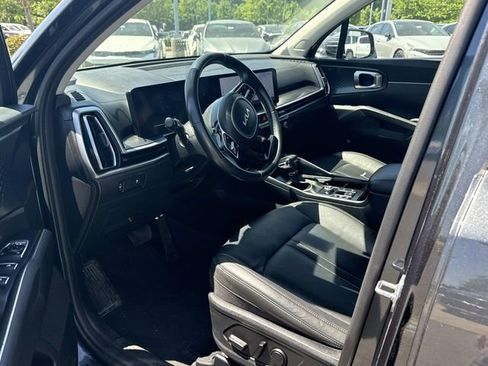 Certified 2024 Kia Sorento S FWD image 3