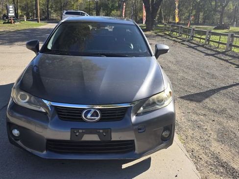 Used 2013 Lexus CT 200h image 2