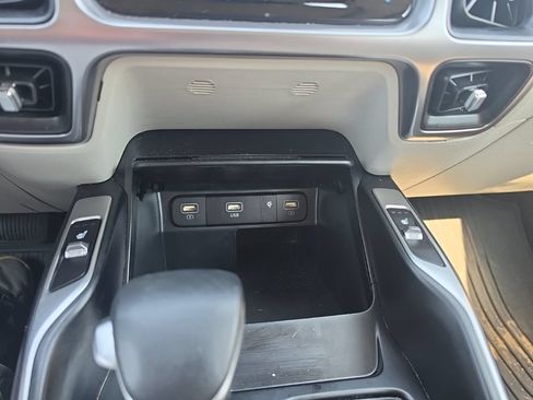 Used 2023 Kia Sorento S w/ Panoramic Sunroof Package FWD image 23