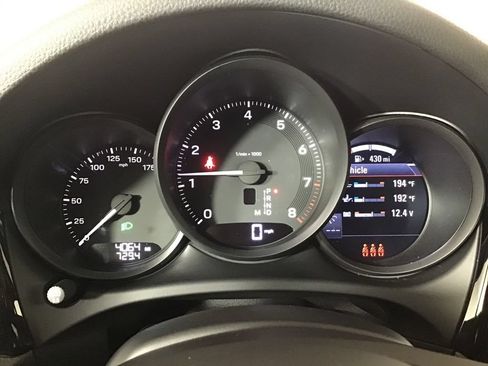 Certified 2026 Porsche Macan AWD/4WD image 32