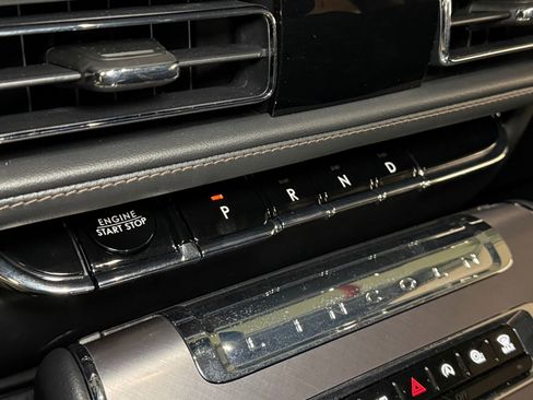 New 2026 Lincoln Aviator AWD image 27