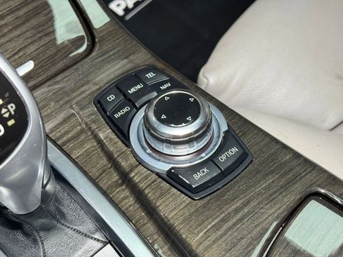 Used 2011 BMW 535i Sedan image 42