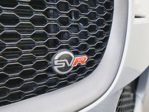 Used 2020 Jaguar F-PACE SVR image 15