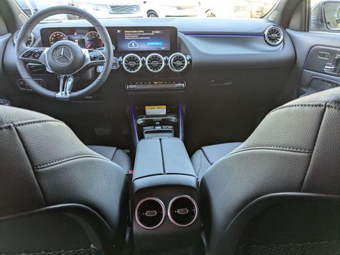 New 2025 Mercedes-Benz GLA 250 4MATIC image 13