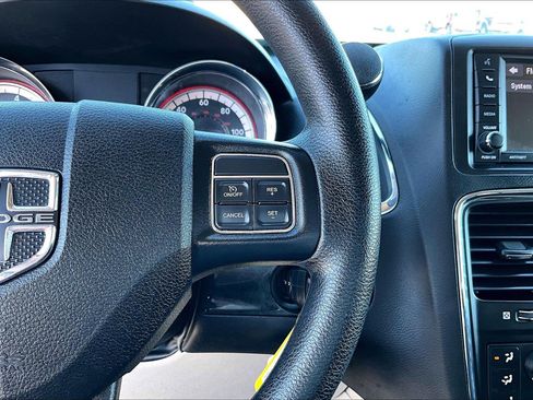 Used 2018 Dodge Grand Caravan SE w/ UConnect Hands-Free Group FWD image 20