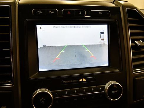 Used 2018 Ford Expedition Max XLT w/ Equipment Group 202A AWD/4WD image 24