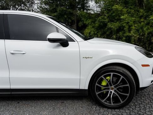 Used 2021 Porsche Cayenne E-Hybrid image 11