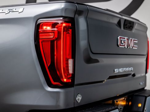 Used 2021 GMC Sierra 1500 SLT AWD/4WD image 13