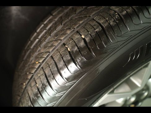 Used 2025 Chevrolet Trax LT w/ LT Convenience Package image 11