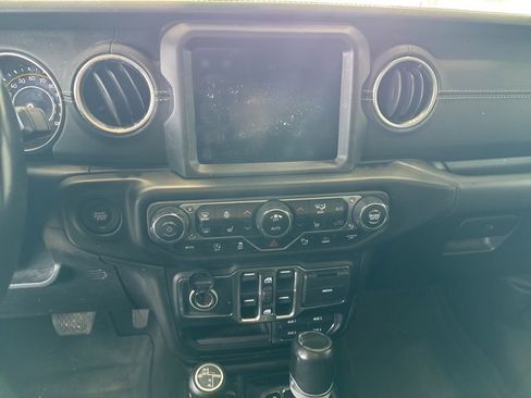 Used 2020 Jeep Gladiator Overland w/ Dual Top Group image 14