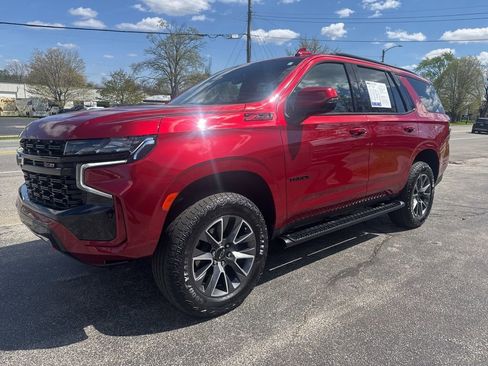 Used 2023 Chevrolet Tahoe Z71 w/ Z71 Off-Road Package AWD/4WD image 3