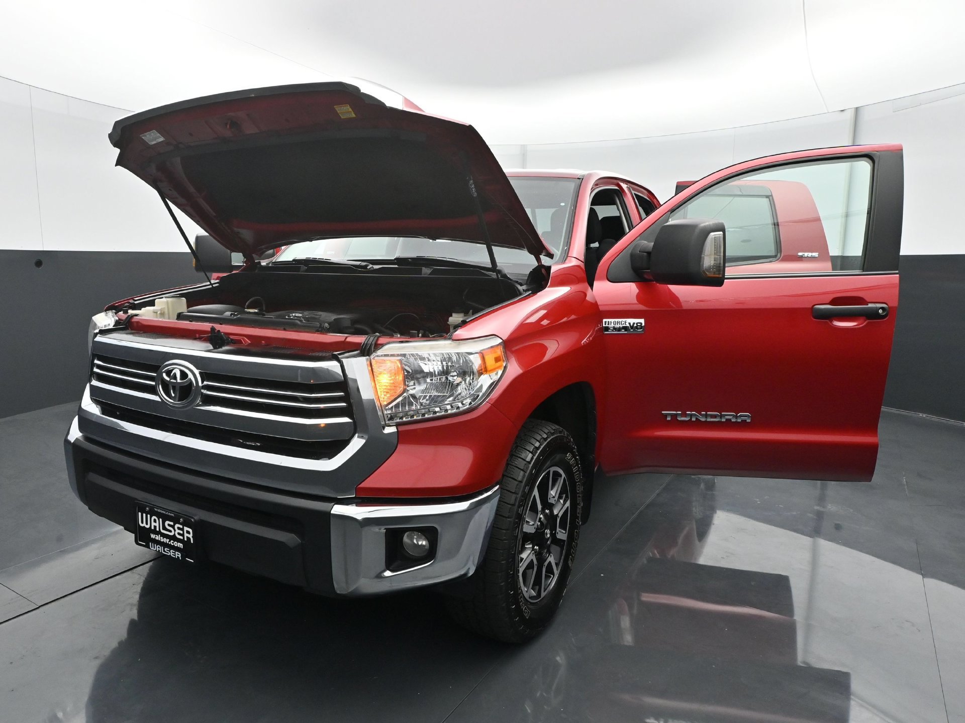 Used 2017 Toyota Tundra SR5 w/ TRD Off Road Package AWD/4WD image 26
