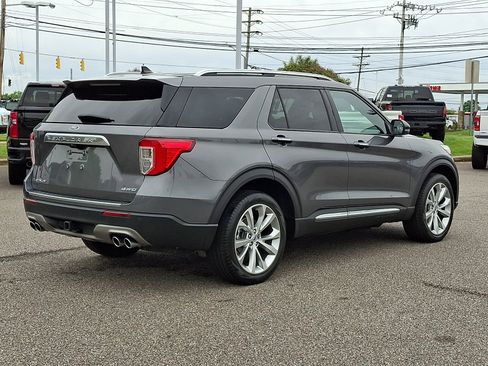 Certified 2023 Ford Explorer Platinum w/ Technology Package AWD/4WD image 11