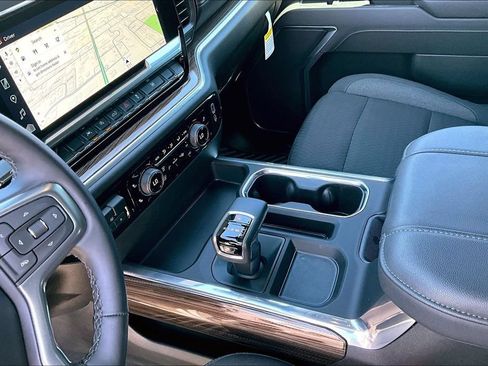 Used 2025 Chevrolet Silverado 1500 RST AWD/4WD image 16